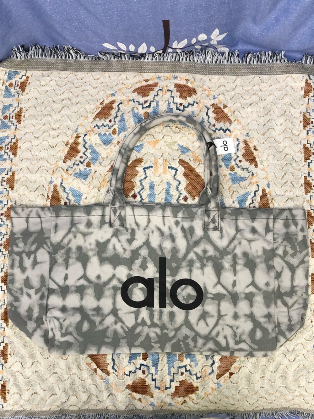 🏄♀️ALO Yoga Gray White Tie-Dye Canvas Tote